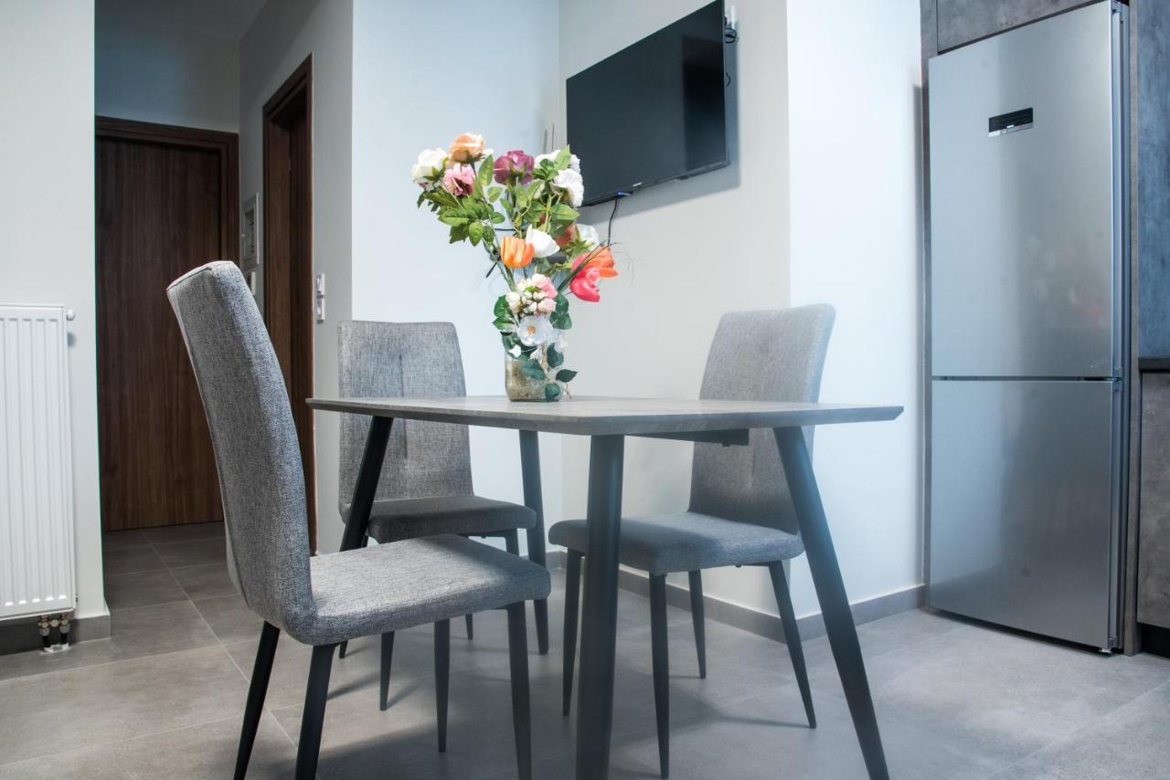 Poly S Home يانينة المظهر الخارجي الصورة